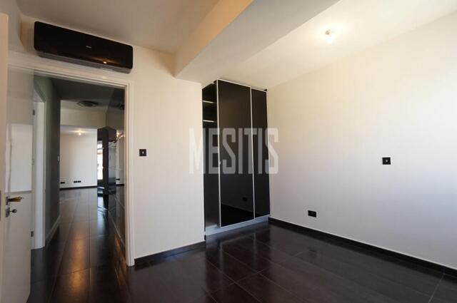 apartment-f9a222ac-3184-4c94-8b8c-71c7efa66a73_Wtr.jpeg