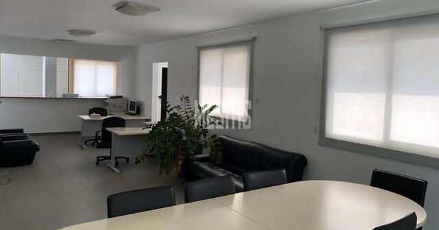office-1ee5bd72-cd33-4767-a124-037ce9a40bb6_Wtr.jpg