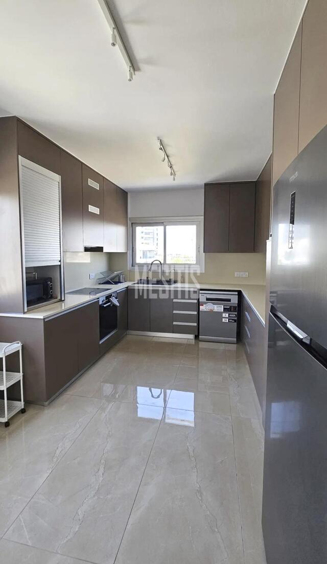 apartment-b8d30ce6-6482-492e-8c75-a66725366080_Wtr.jpg