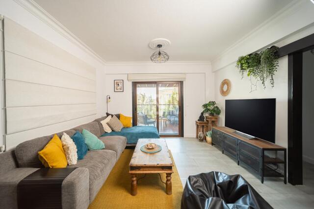 For Rent: 2 Bedroom Sea View Apartment in Agios Tychon – photo 1