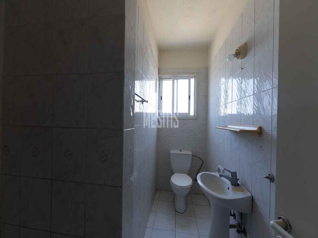 apartment-876a1095-67a2-4410-bc8b-33860738b81b_Wtr.jpg