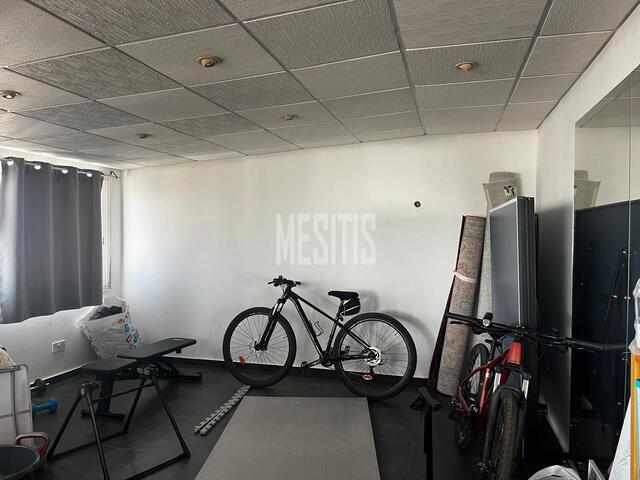 apartment-a11e2ac3-1571-490b-b8e6-d9bb2f24e3f5_Wtr.jpg
