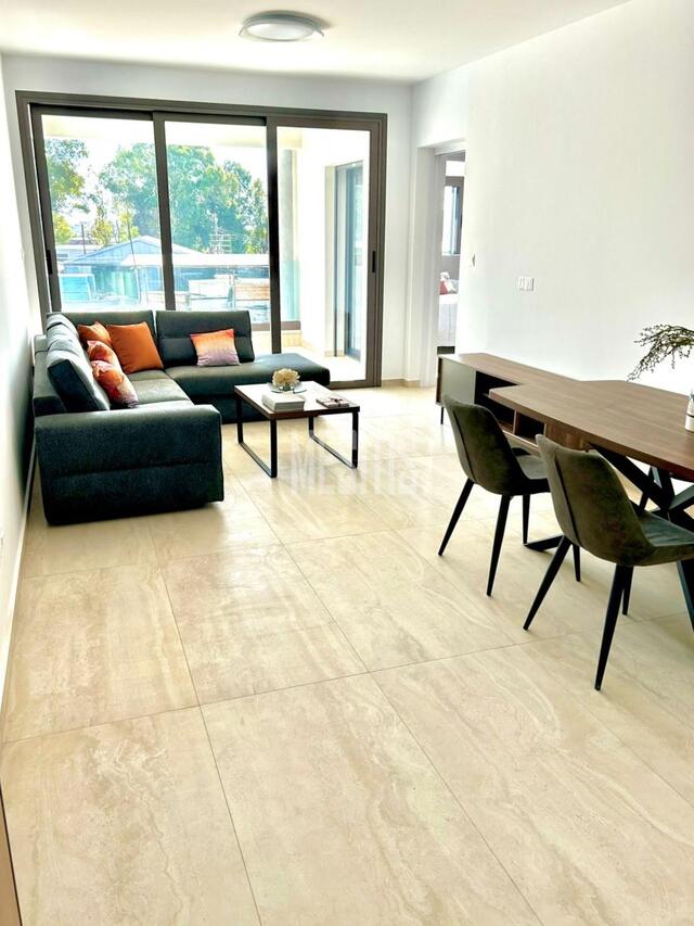 apartment-a8826b5f-06c5-4a84-a79e-4899c62bfbb5_Wtr.jpeg