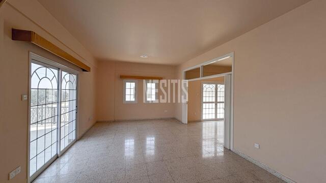 detachedHouse-bacf76a1-a1c3-4241-b1e2-6f4d3dae3d9a_Wtr.jpg