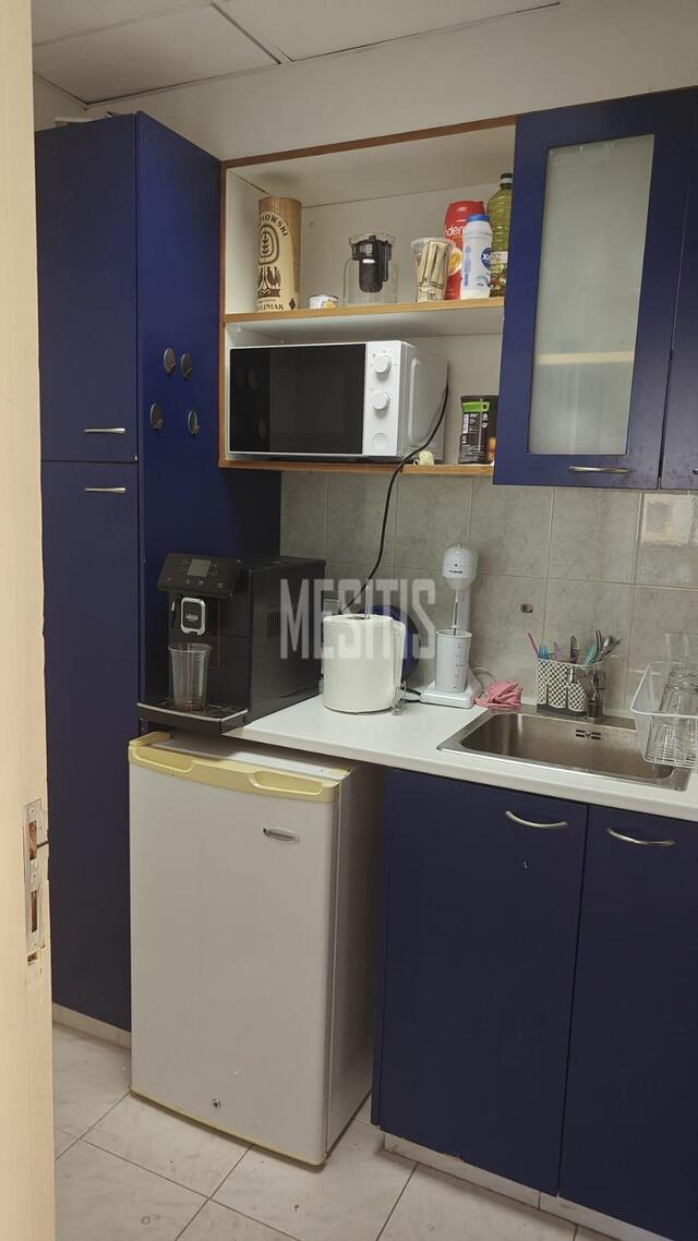 office-c59572e7-5f6f-4d66-8c00-3f4a21ef1970_Wtr.jpeg