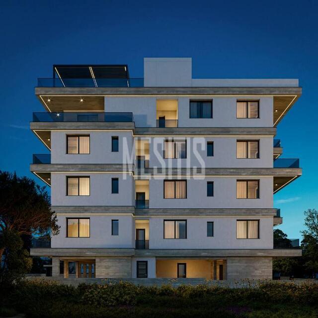 apartment-8470364b-f6dd-41c4-aeaa-e7e2ea2c465b_Wtr.jpeg