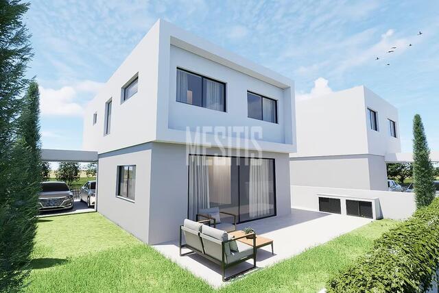 detachedHouse-03a53dd3-4bd0-4f6d-af54-fcf2f2b8bfb2_Wtr.jpg