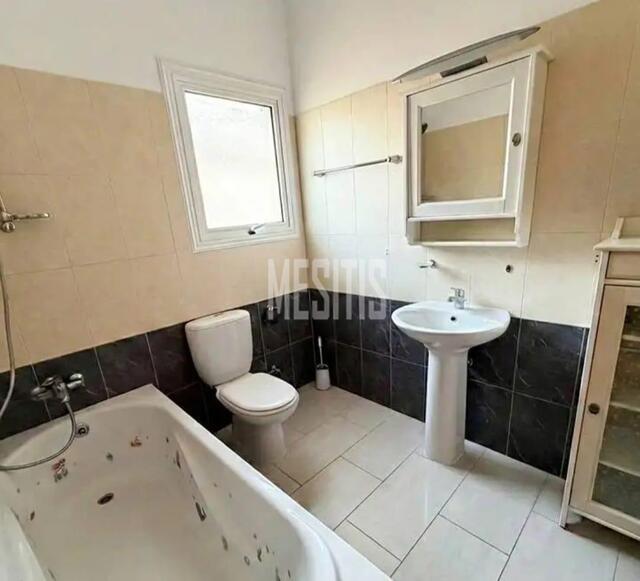 detachedHouse-7dd50d09-da00-4820-aff7-260591a4c210_Wtr.jpg