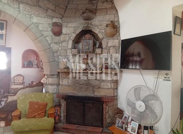 Traditional 4-Bedroom House for Sale in Maroni, Larnaca – photo 5