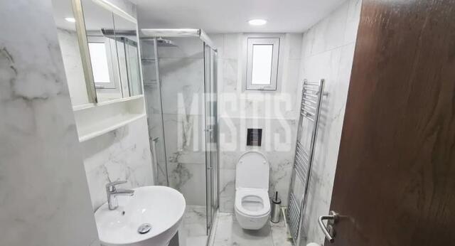 apartment-b9c772ff-8eea-44a4-b2d5-42d96f5412a6_Wtr.jpg