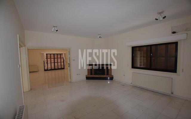 detachedHouse-b31a6530-ea5d-4aca-b957-5fa53d2f13b2_Wtr.jpeg