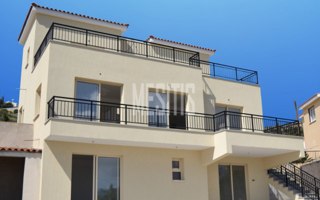 detachedHouse-99f21140-4a10-48d8-b42e-9cb69d4bd941_Wtr.png