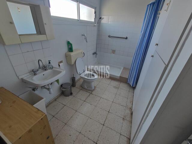 detachedHouse-693062b7-b646-4825-8ccf-7548534e45e9_Wtr.jpg