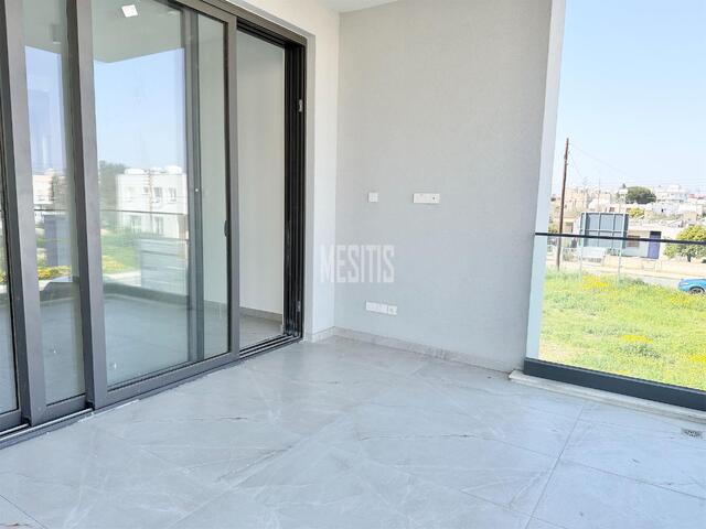 apartment-a311d490-5268-48a5-bd33-cc80cab0c1ce_Wtr.jpg