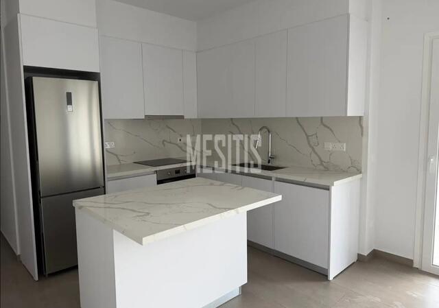 apartment-fcef9b9d-e783-4d00-a19d-709ee28149cd_Wtr.jpg