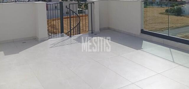apartment-431df39d-1e7a-483f-8725-de098d89acf2_Wtr.jpg