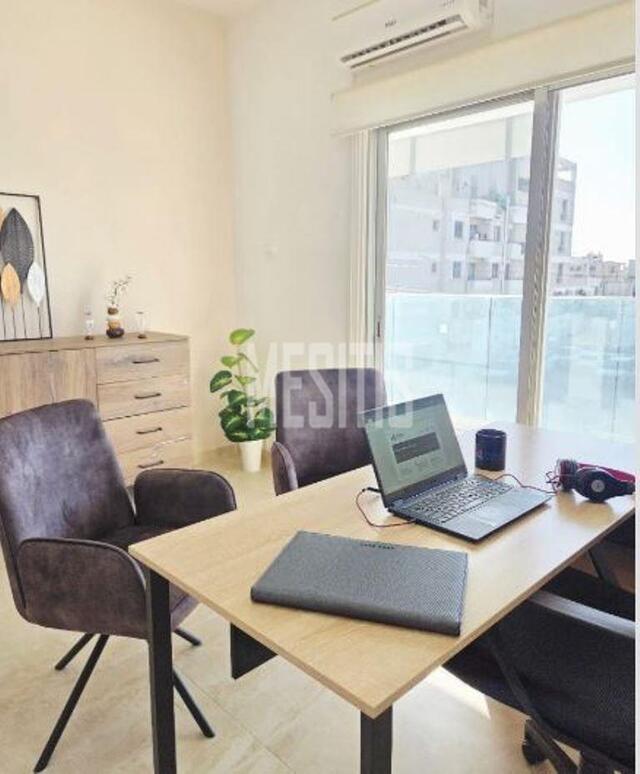 office-b05f1079-9148-46fd-9117-0ff866ed3c77_Wtr.jpg
