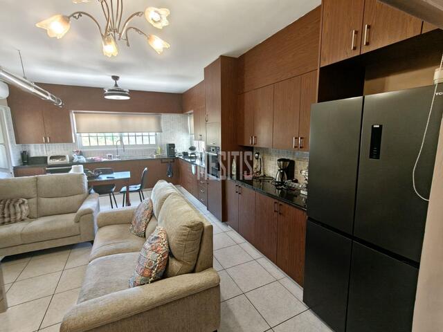 detachedHouse-d49eafcd-ed77-474c-b612-1677e017880d_Wtr.jpg