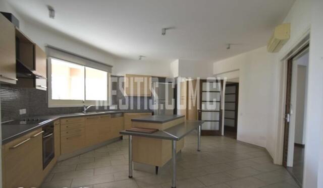 apartment-26165e93-02ea-4267-8139-f5462a11edec_Wtr.jpg
