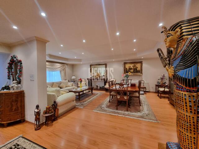 detachedHouse-9406af31-6753-475d-85f1-35fccd71d2d1_Wtr.jpg