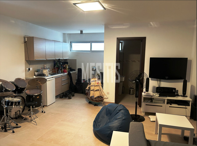 detachedHouse-2a42dd48-5b73-47b6-a7fc-8cc1817af492_Wtr.png