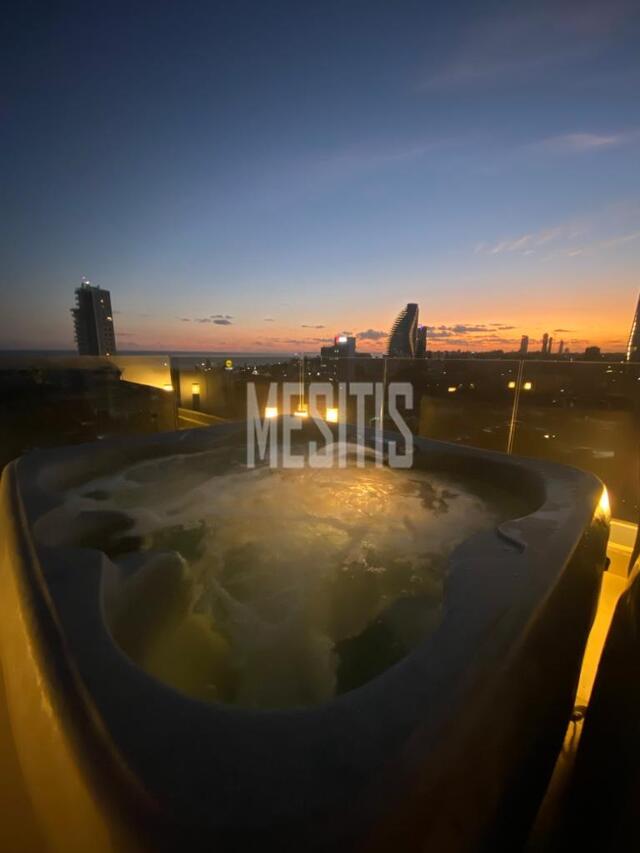 apartment-65b2088d-ec81-4b9e-b0ad-c6a71ad6c624_Wtr.jpg