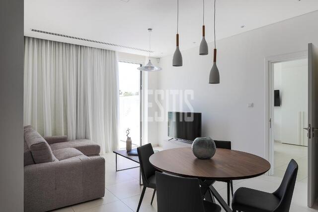 apartment-2b8e046c-e8ca-43a7-9c24-ba50a171f324_Wtr.jpeg