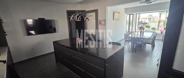 detachedHouse-fe6eec3e-ce05-4f75-b662-dfaad30f14a2_Wtr.jpg