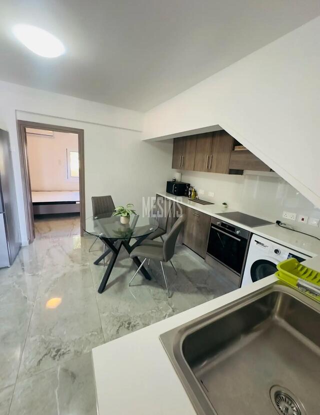 apartment-ec980dde-df37-4b60-878d-10a1e36ba047_Wtr.jpg