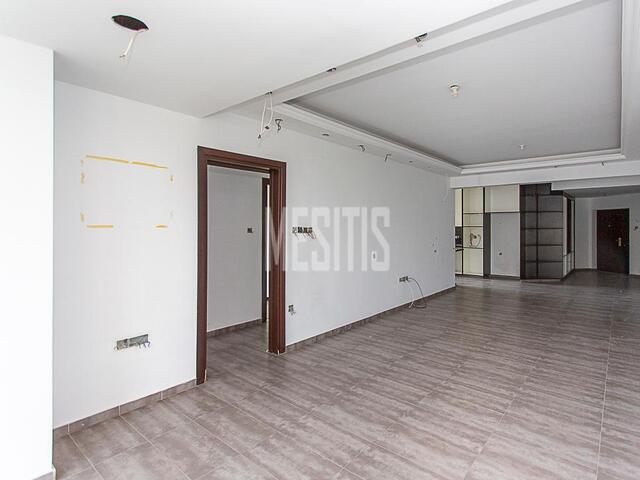 apartment-517c3e28-e3bc-4d5d-9948-ead5b604b54a_Wtr.jpg