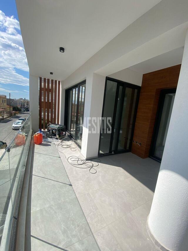 apartment-467e4466-5c0a-4d9c-9e45-47964ece2c5d_Wtr.jpeg