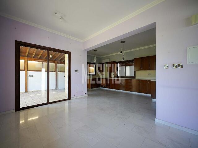 detachedHouse-7d62fdff-4f28-4ca7-b993-26b8a9caed72_Wtr.jpg