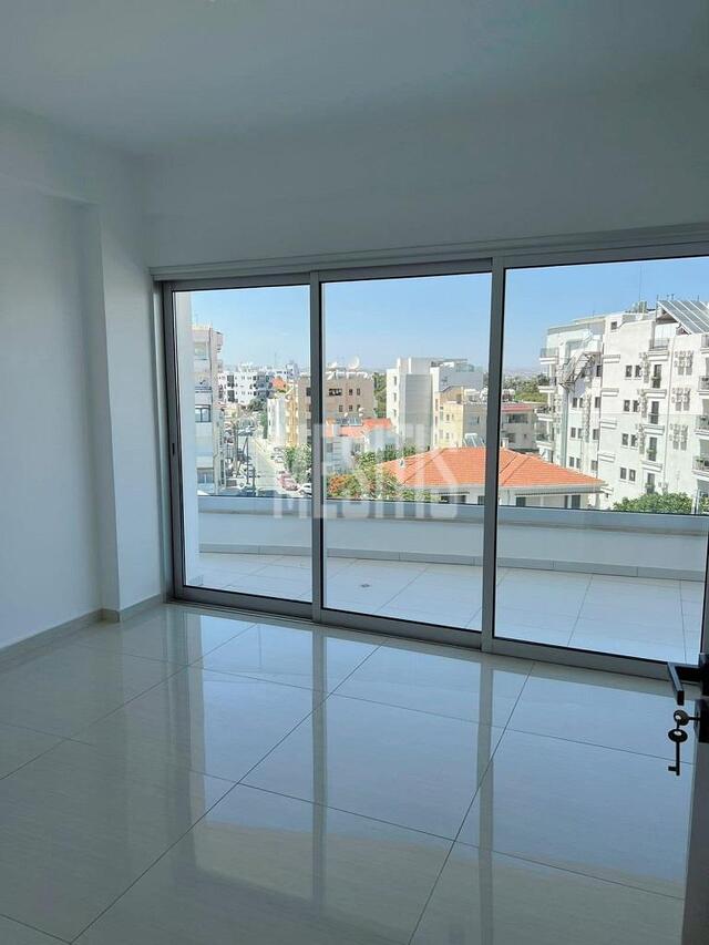 apartment-2d11b564-4ae3-412c-a6cf-8bca00414575_Wtr.jpeg
