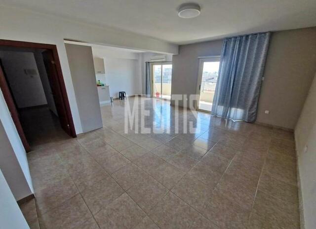 apartment-c13781fd-e929-4617-8b6b-6f2d9a9bb671_Wtr.jpg