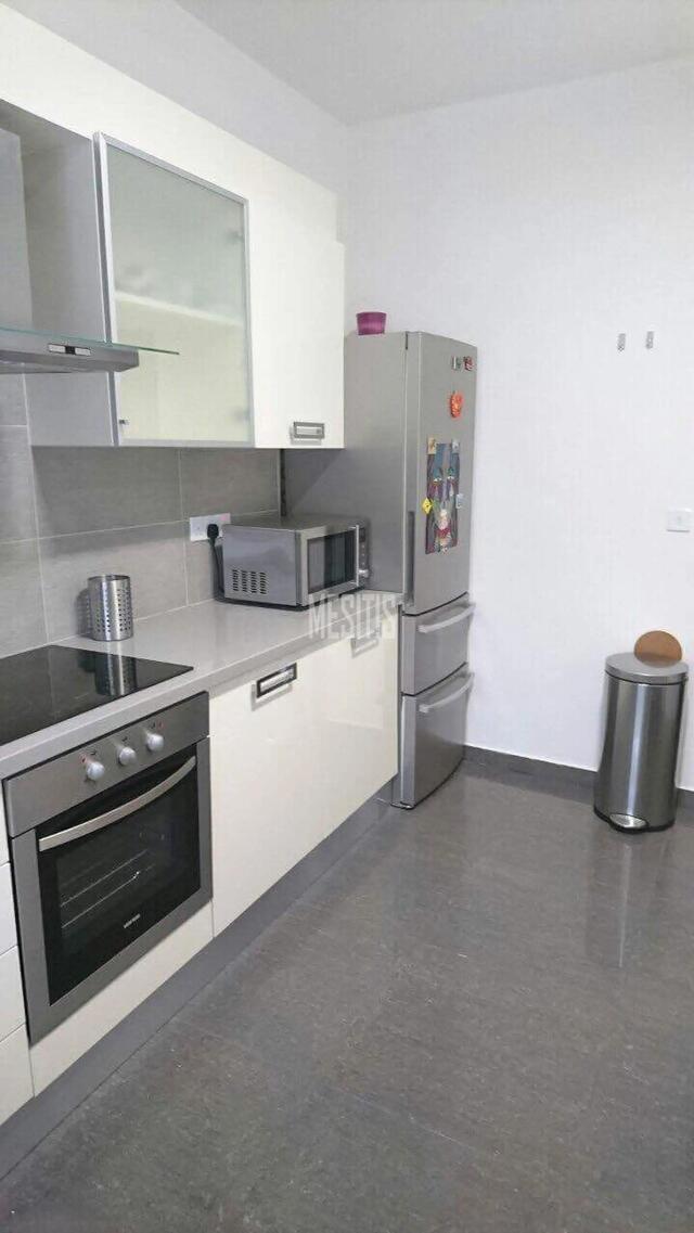 apartment-e40a0d85-fcaa-42f8-b347-db3b03f71bba_Wtr.jpeg