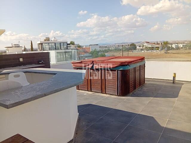 detachedHouse-5ac30202-e007-445a-b8d6-ce64aacf1fee_Wtr.jpg