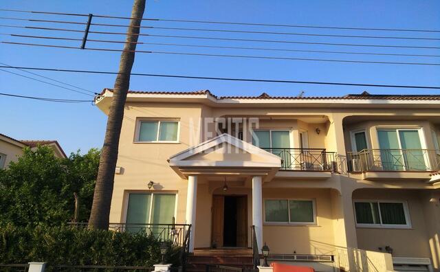 detachedHouse-a5c2fc55-304e-4126-a0c4-c020b59e9cfa_Wtr.jpeg