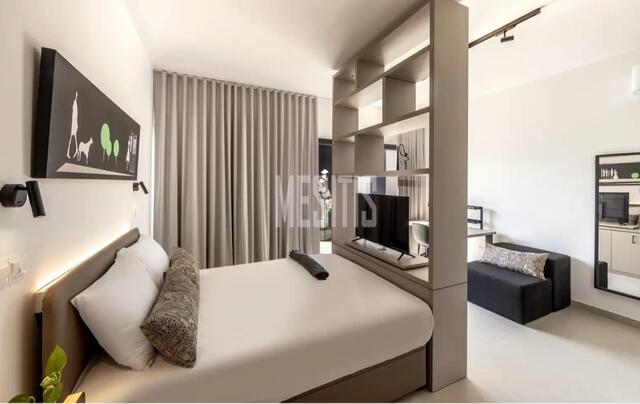 studioLoft-0c9c1ea6-b0b5-4929-90e7-6ee6fb8f7cc2_Wtr.jpg