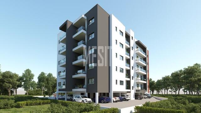 apartment-e38a0b70-ef48-4fee-aa1a-47798b138647_Wtr.jpeg