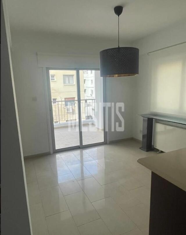 apartment-ec9eb83e-710b-41b8-ba35-853971a864f8_Wtr.jpg