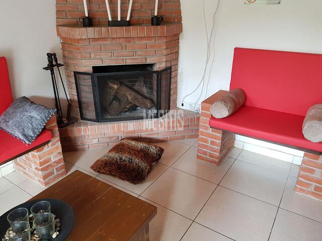 detachedHouse-3d441ecb-2053-4eac-9bc5-7fdd800d917f_Wtr.jpg