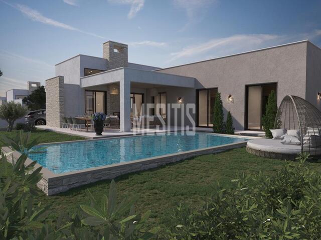 detachedHouse-156e5482-b3d8-41eb-b5d7-a292788e3af9_Wtr.jpeg