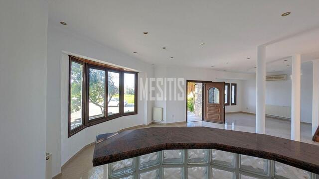 detachedHouse-7890fe25-211d-4b9f-a5b8-0ee928955a83_Wtr.jpg