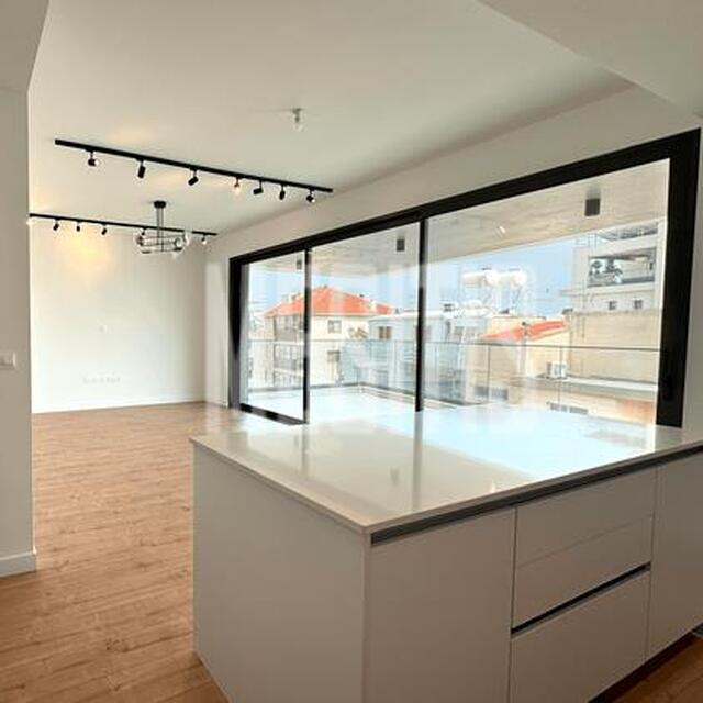 apartment-3b46bc96-fa84-4971-ae5a-b044a3e36def_Wtr.jpg