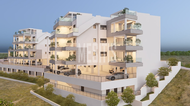 apartment-adc05d51-7bdb-4511-a9fe-81cdda35cff2_Wtr.png