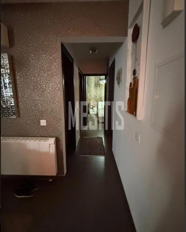 apartment-b3fee580-1b70-4a25-a20f-8446d27a37c2_Wtr.jpg