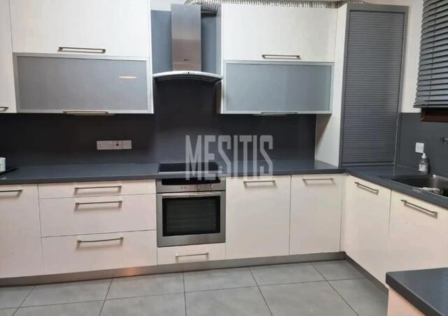 apartment-6fd901db-eef2-4417-8d04-1c3c77d90722_Wtr.jpg