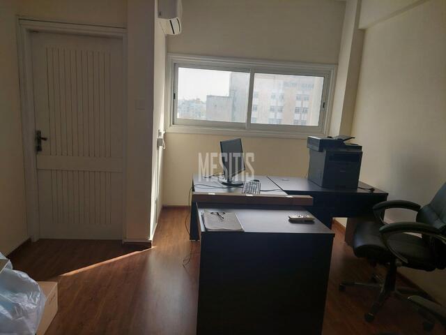 office-903b5076-093a-499b-b64a-758804837c83_Wtr.jpg