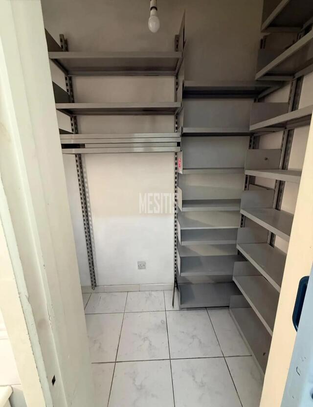 apartment-f5426643-0cac-449a-8657-1a4b062109d4_Wtr.jpg