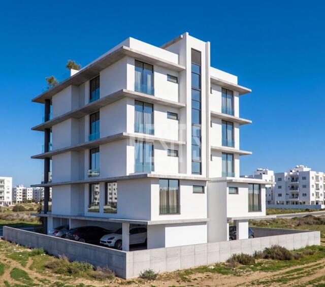 apartment-17b80f6d-6a99-4a16-95f5-5c95d8a03dfd_Wtr.jpg